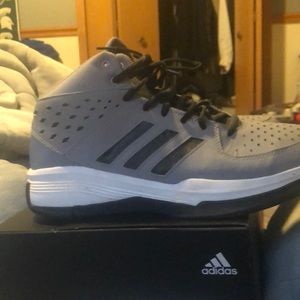 Adidas basketball shoes size 10.5 mint condition